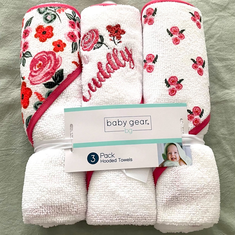 NEW Baby Gear, 3 pack hooded towel (28”x 28”)
